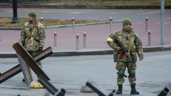 Украинские военнослужащие в Киеве