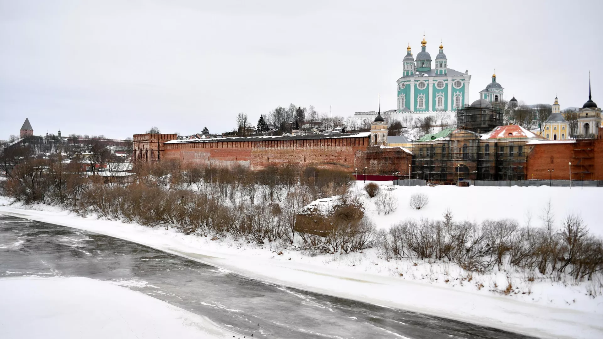 Река Днепр и Кафедральный собор Успения Пресвятой Богородицы в Смоленске - РИА Новости, 1920, 28.11.2022