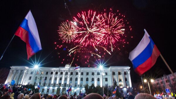 Салют в Симферополе по случаю празднования годовщины Крымской весны