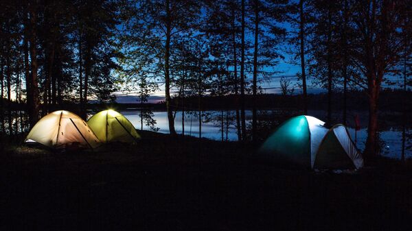 Палаточный лагерь на берегу озера Кивиярви в Суоярвском районе Республики Карелия