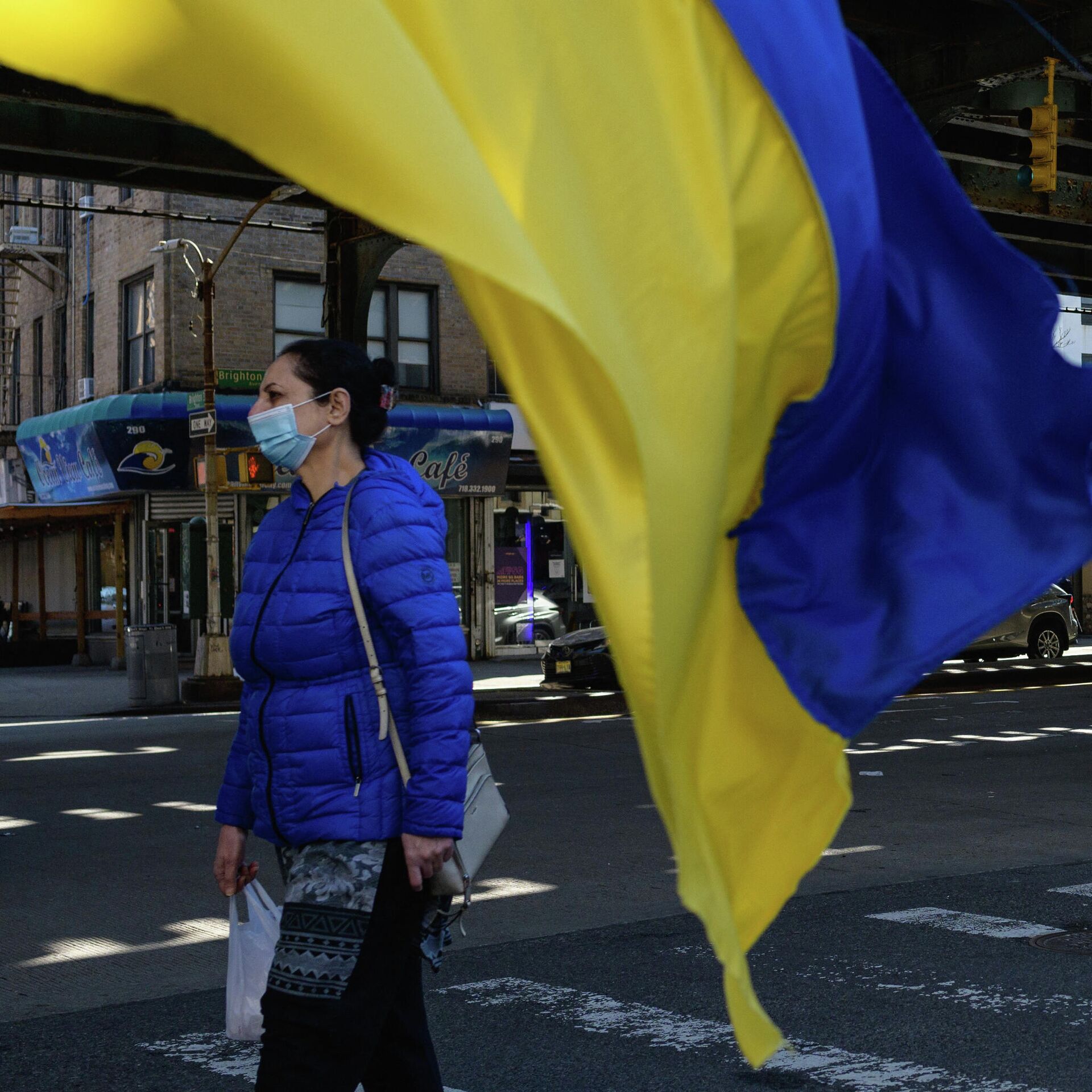 Украина была готова. Брайтон Бич 2022. Украинский флаг. Украинский флаг США. Украинцы в Европе.