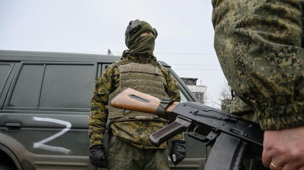 Военнослужащие ДНР в окрестностях Новоазовска