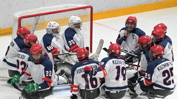 Первая сборная России выиграла золото в следж-хоккее на Играх паралимпийцев