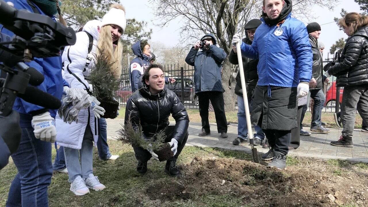 Сад в память о героях Великой Отечественной войны сегодня разбили на Сапун-Гор в Севастополе - РИА Новости, 1920, 18.03.2022