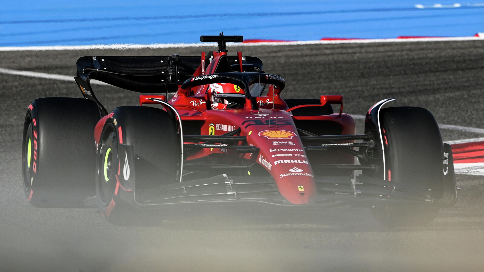 Леклер выиграл квалификацию Гран-при Бахрейна "Формулы-1"