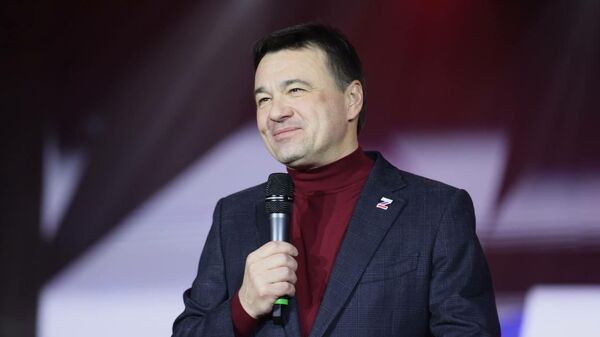 Губернатор Подмосковья Андрей Воробьев во время концерта для жителей Донбасса