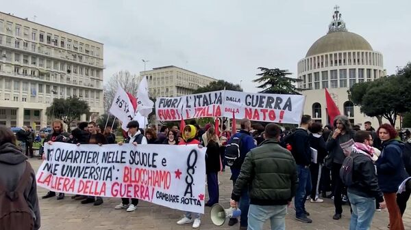 Манифестации в Италии против отправки оружия в Украину