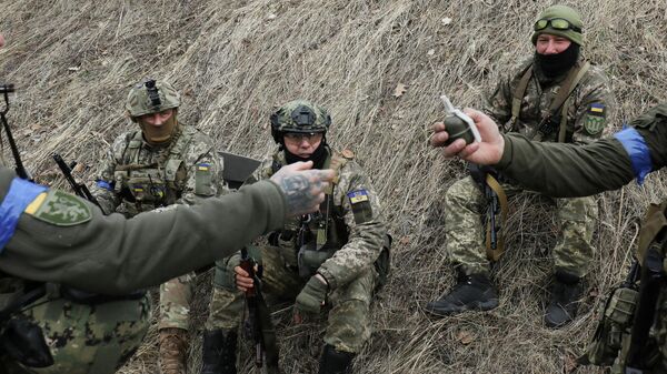 Члены территориальной обороны во Львове, Украина