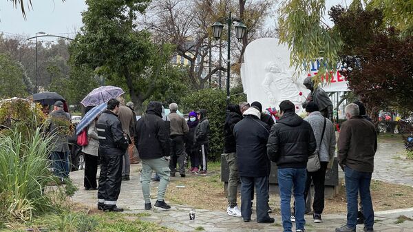  Митинг возле памятника советским воинам в Афинах