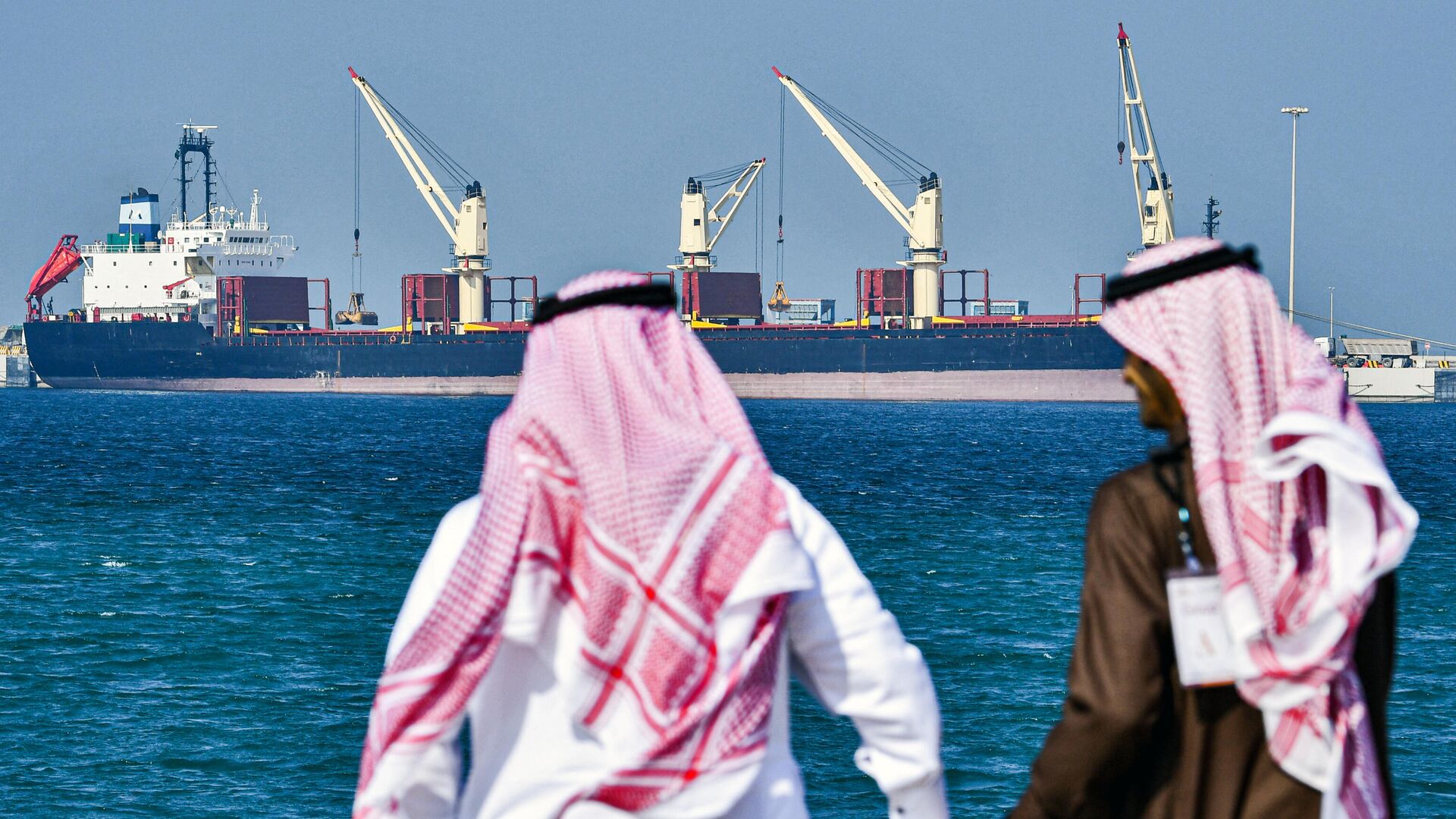 Нефтяной танкер в порту Рас-эль-Хайр, Саудовская Аравия - РИА Новости, 1920, 21.03.2022