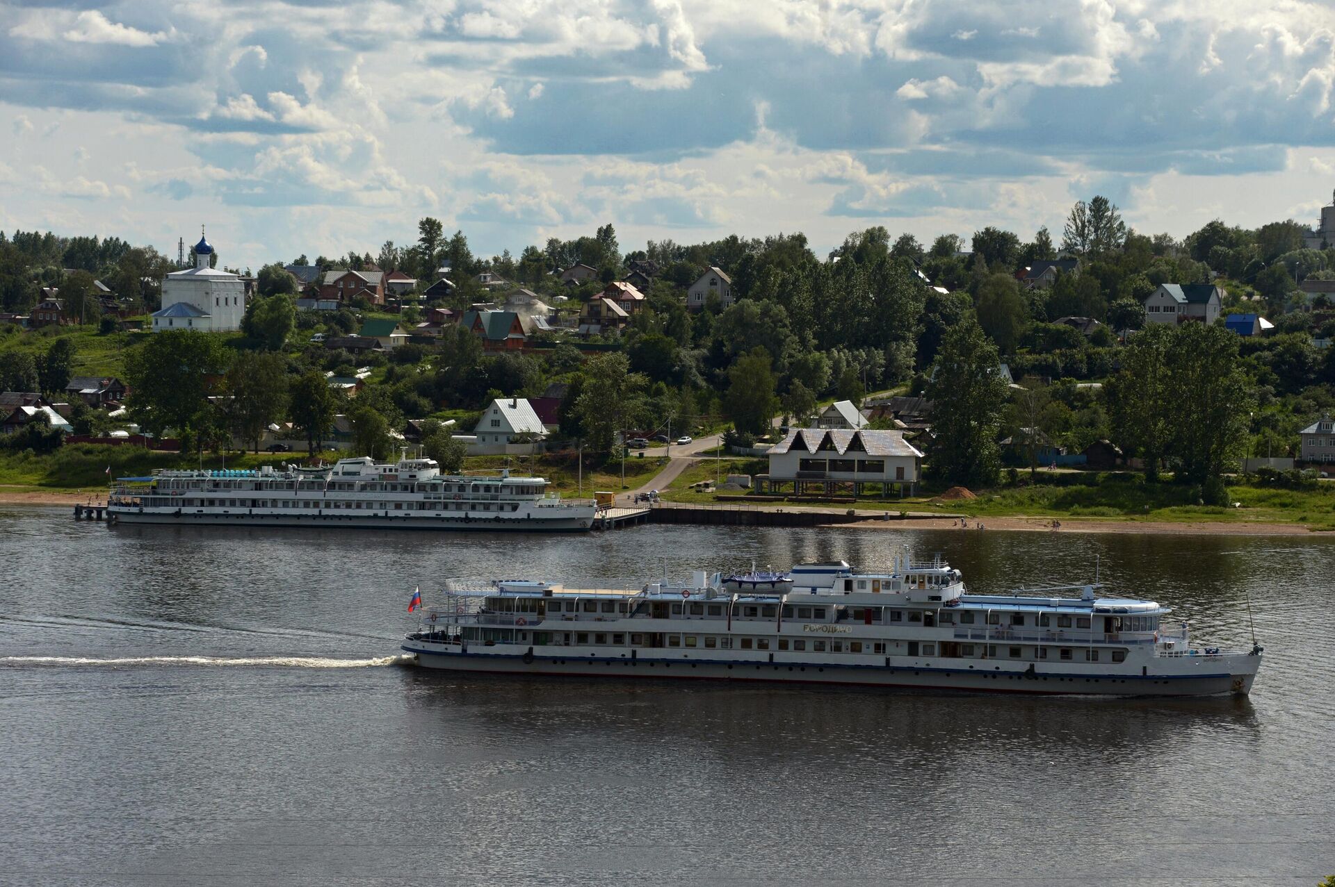 Вид на город Тутаев в Ярославской области