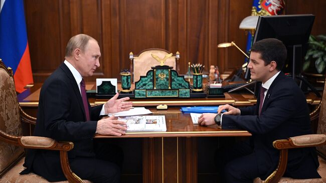 Президент РФ Владимир Путин и губернатор Ямало-Ненецкого автономного округа Дмитрий Артюхов Президент РФ Владимир Путин и губернатор Ямало-Ненецкого автономного округа Дмитрий Артюхов