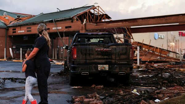 Последствия торнадо в городе Раунд-Рок, Техас