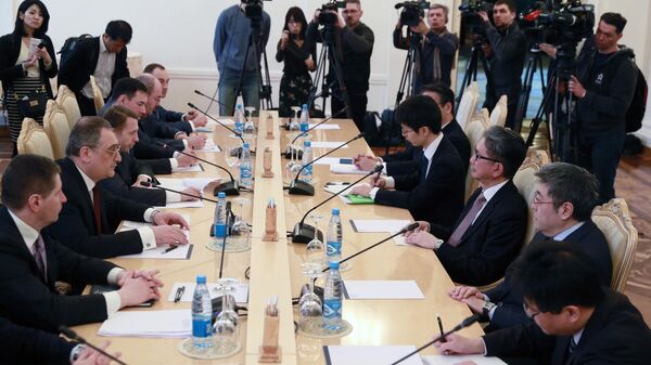 Участники российско-японских переговоров по проблематике заключения мирного договора