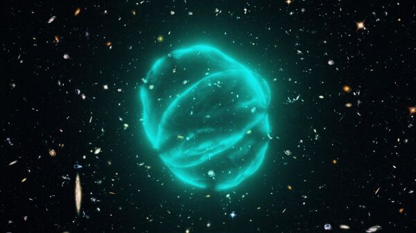 Художественное представление странных радиокругов ORCs. Имея размеры миллионы световых лет в поперечнике, они распространяются далеко за пределы их родных галактик
