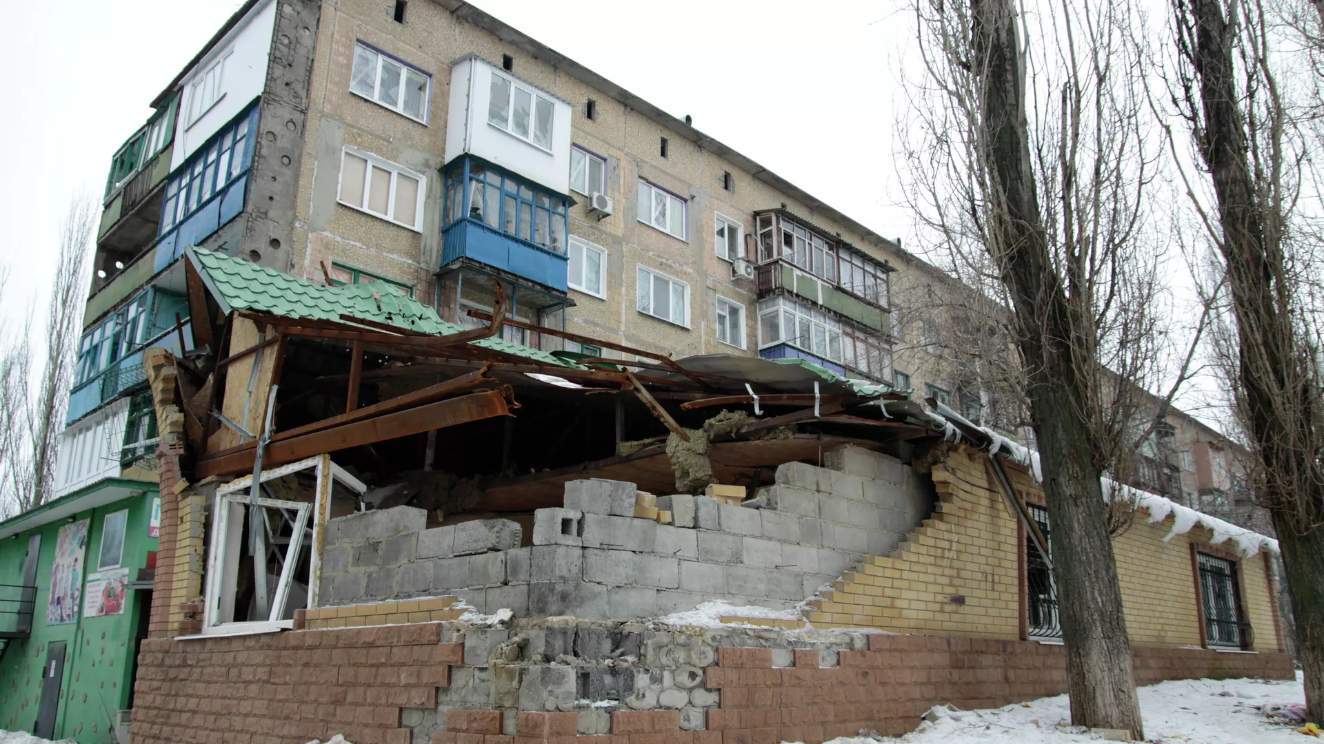 Consequences of shelling in the village of Yenakiyevo in the Donetsk region.  Archival photo - RIA Novosti, 1920, 03/28/2022