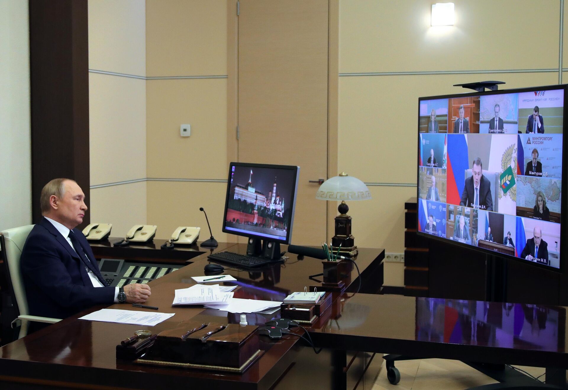 Президент РФ В. Путин провел совещание с членами правительства РФ - РИА Новости, 1920, 24.03.2022