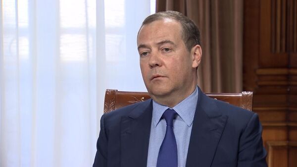 Медведев: Проводить антигосударственную линию во время военной спецоперации – это предательство