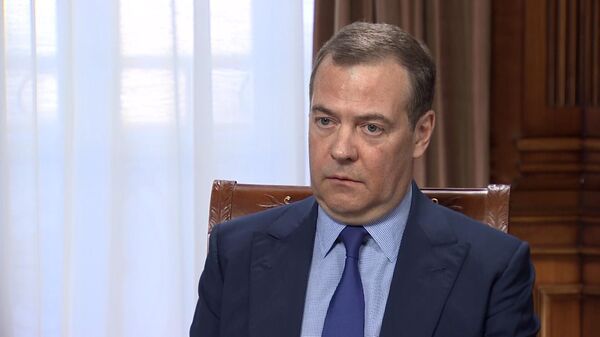 Пусть изыскивают возможности платить – Медведев о поставках газа за рубли