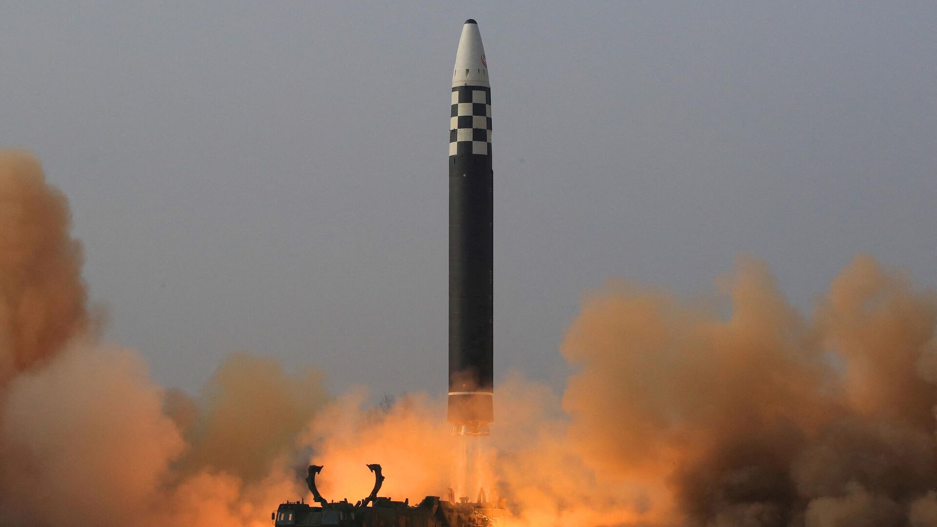Испытания межконтинентальной баллистической ракеты в КНДР. 24 марта 2022 - РИА Новости, 1920, 25.03.2022