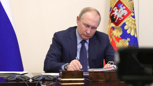 Путин поручил создать нормативную базу для новых видов занятости инвалидов
