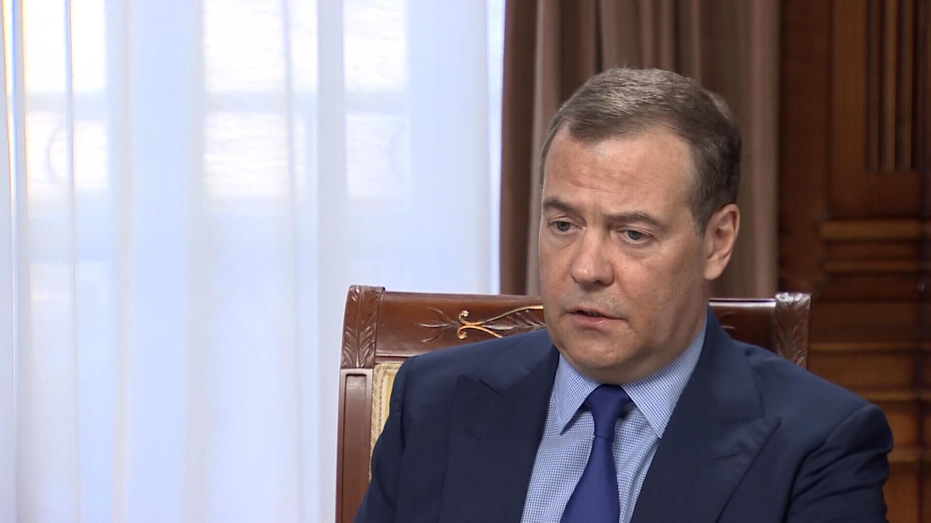 Они требуют тишины – Медведев о том, почему не комментирует переговоры России и Украины - РИА Новости, 1920, 26.03.2022