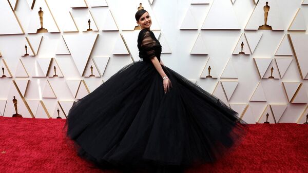 София Карсон на красной ковровой дорожке перед церемонией вручения премии Оскар