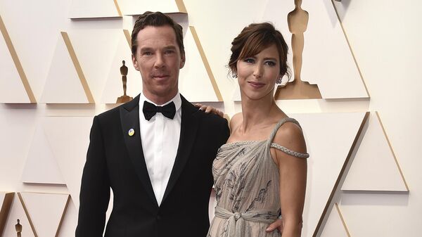 Бенедикт Камбербэтч и Софи Хантер на красной ковровой дорожке перед церемонией вручения премии Оскар