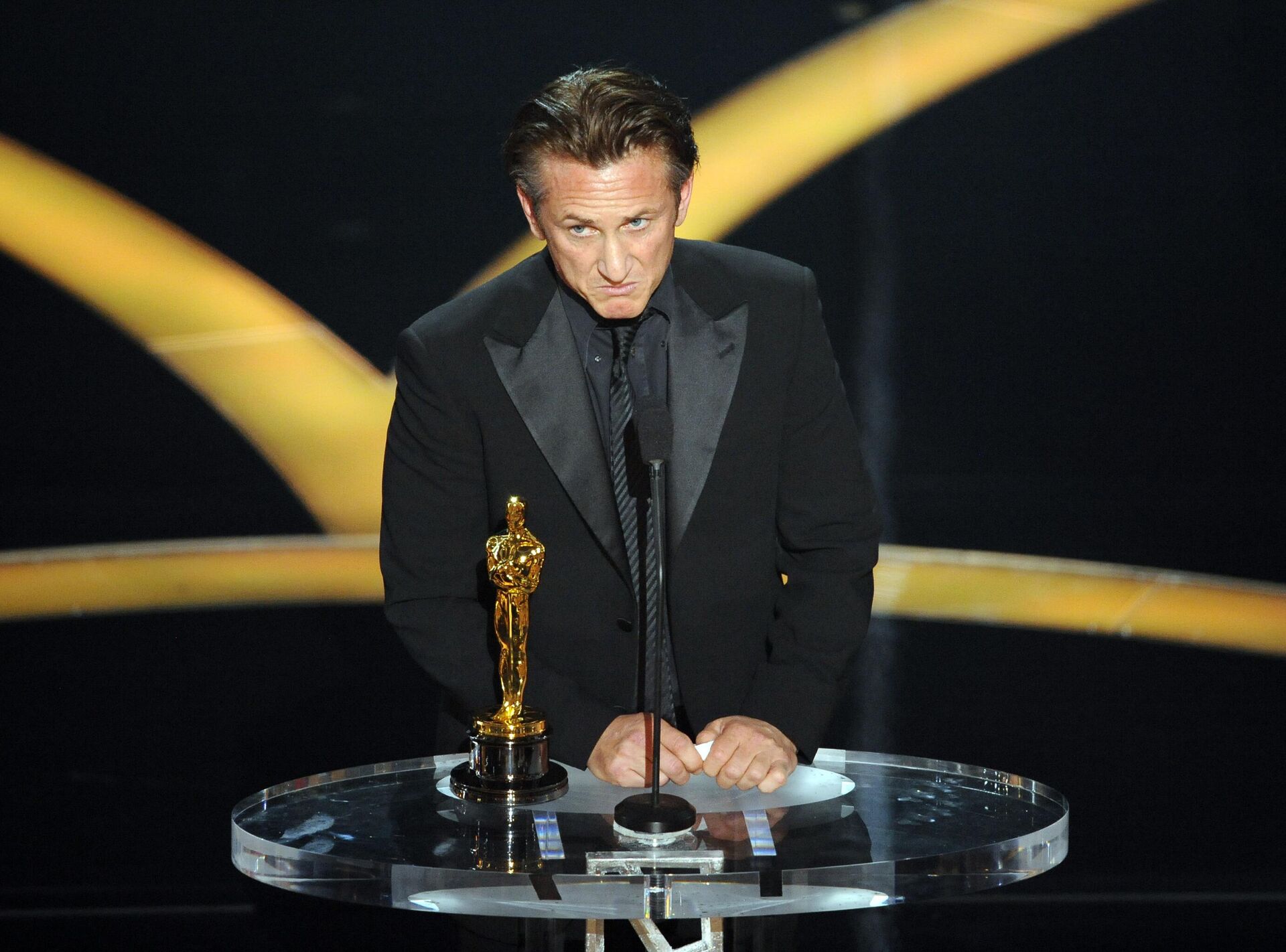 Шон Пенн и его Оскар за лучшую мужскую роль за роль в фильме Харви Милк - РИА Новости, 1920, 28.03.2022