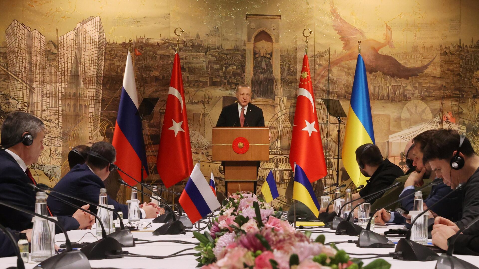 Президент Турции Реджеп Тайип Эрдоган выступает на российско-украинских переговорах во дворце Долмабахче в Стамбуле - РИА Новости, 1920, 30.04.2022