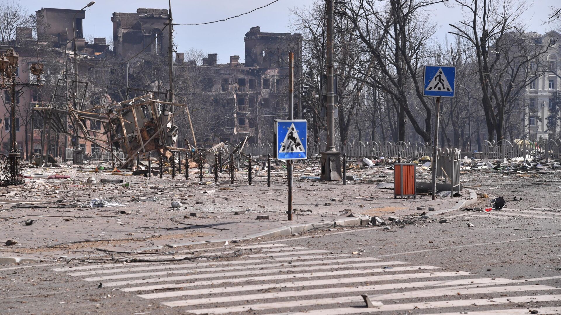 Разрушенные в результате обстрелов жилые дома в Мариуполе - РИА Новости, 1920, 29.03.2022