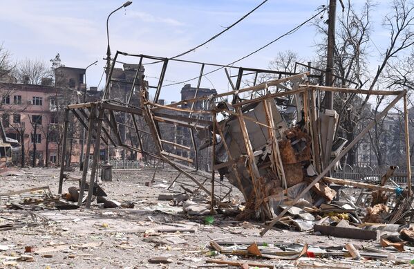 Разрушения в центре Мариуполя