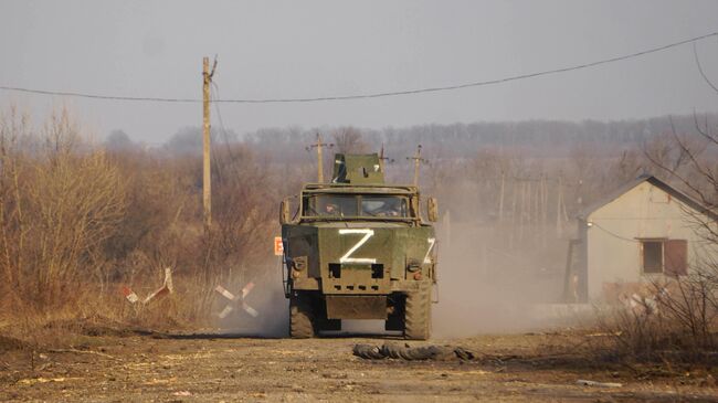 Техника вооруженных сил ДНР в районе села Славное Донецкой области
