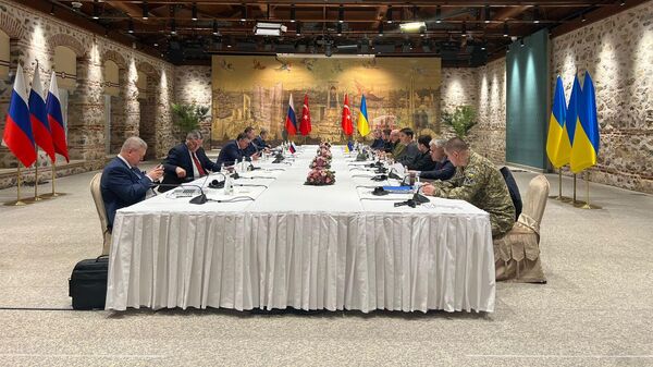 Российско-украинские переговоры во дворце Долмабахче в Стамбуле