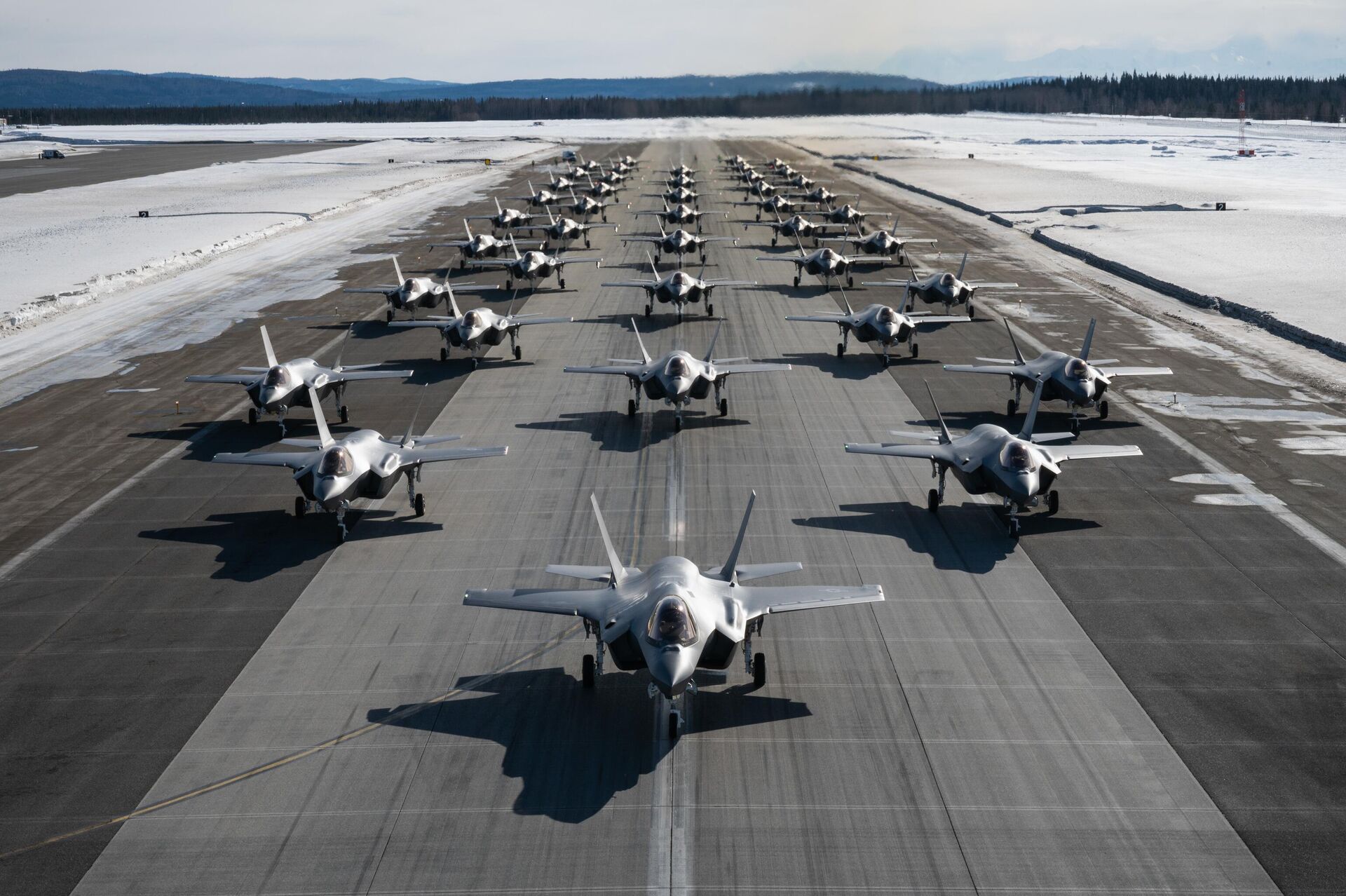 Группа истребителей F-35A Lightning II  - РИА Новости, 1920, 11.01.2024