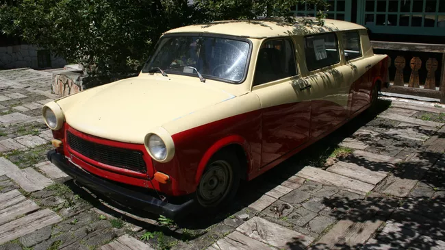 Автомобиль в Дрвенграде в Сербии Автомобиль в Дрвенграде в Сербии