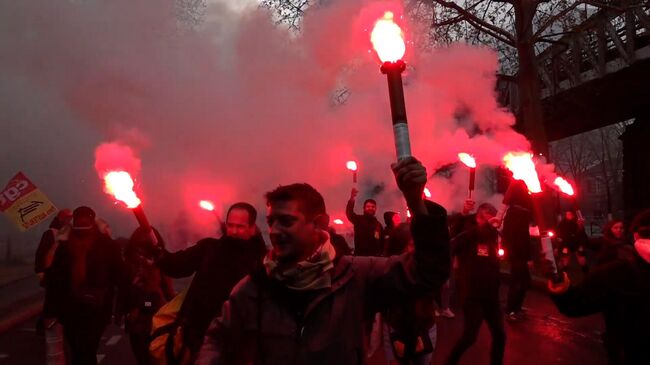 Железнодорожники в Париже вышли на митинги