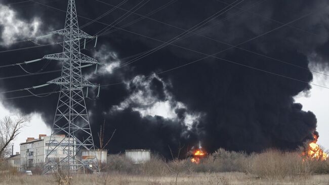 Пожар на нефтебазе в Белгороде