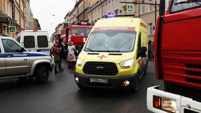 Ситуация у станции метро Технологический институт в Санкт-Петербурге, где произошел взрыв. 3 апреля 2017