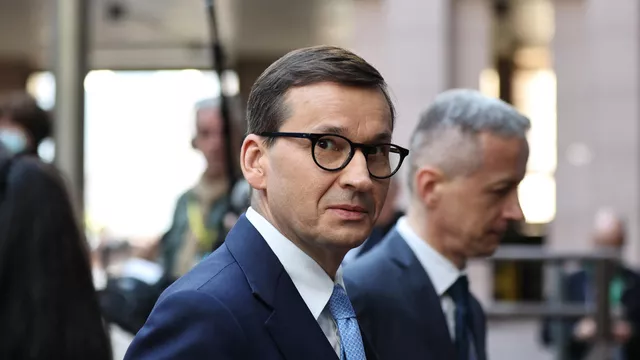 Премьер: Польша старается ограничить дипломатические контакты с Россией