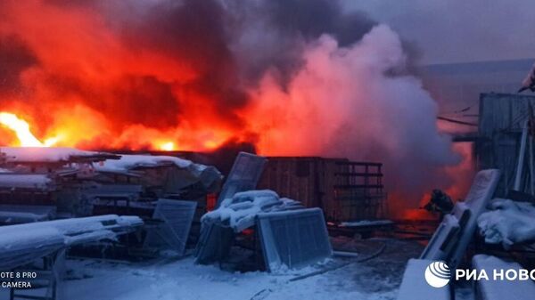 Пожар на складе пластиковых окон в Подольске, Московская область
