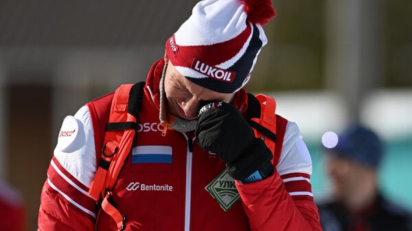 Международная федерация объявила о продлении отстранения лыжников из России