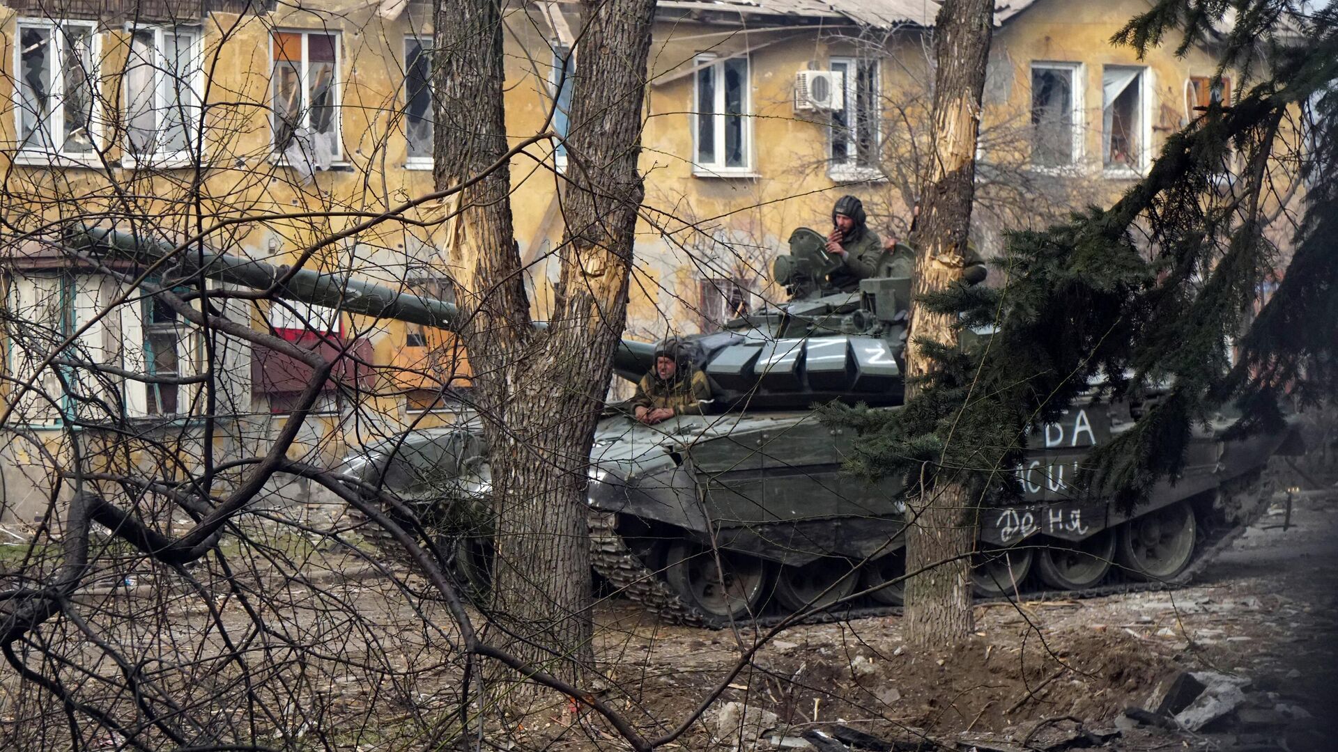 Военнослужащие НМ ДНР во время боестолкновений в Левобережном районе Мариуполя - РИА Новости, 1920, 04.04.2022