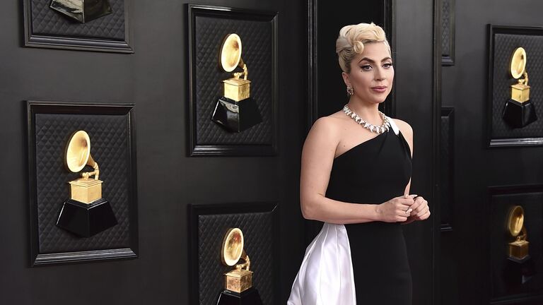 Леди Гага на красной дорожке 64-й ежегодной церемонии вручения премии Грэмми