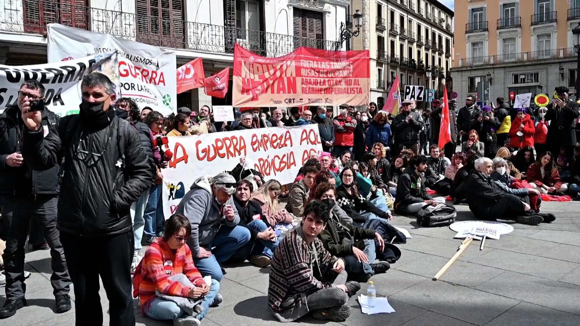 Протесты в Мадриде против финансовой помощи Украине - РИА Новости, 1920, 04.04.2022