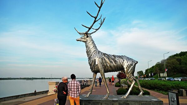 Скульптура Олень на Нижневолжской набережной в Нижнем Новгороде