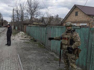 Военнослужащий Украины в Буче