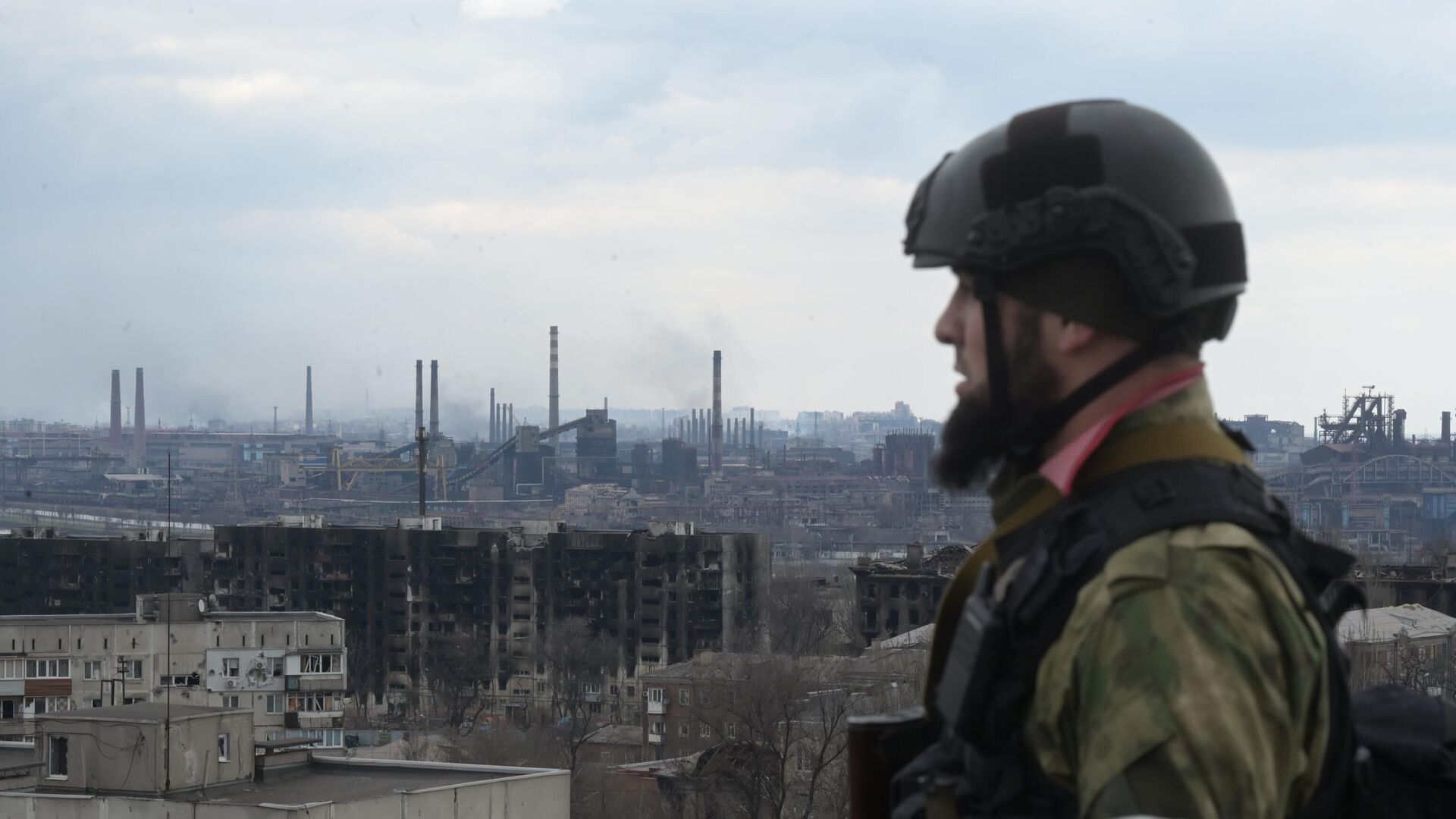 Боец специального отряда быстрого реагирования Ахмат в Мариуполе - РИА Новости, 1920, 21.05.2022