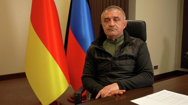 Бибилов заявил о необходимости двух референдумов в Южной Осетии