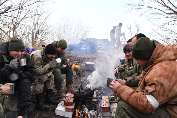 Артиллеристы Народной милиции ЛНР на позиции в Луганской области